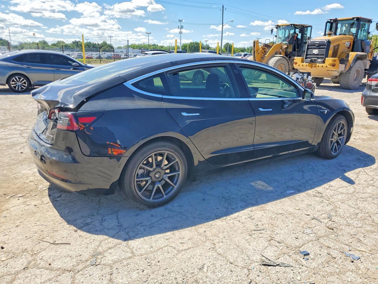 2019 Tesla Model 3 - Image 3