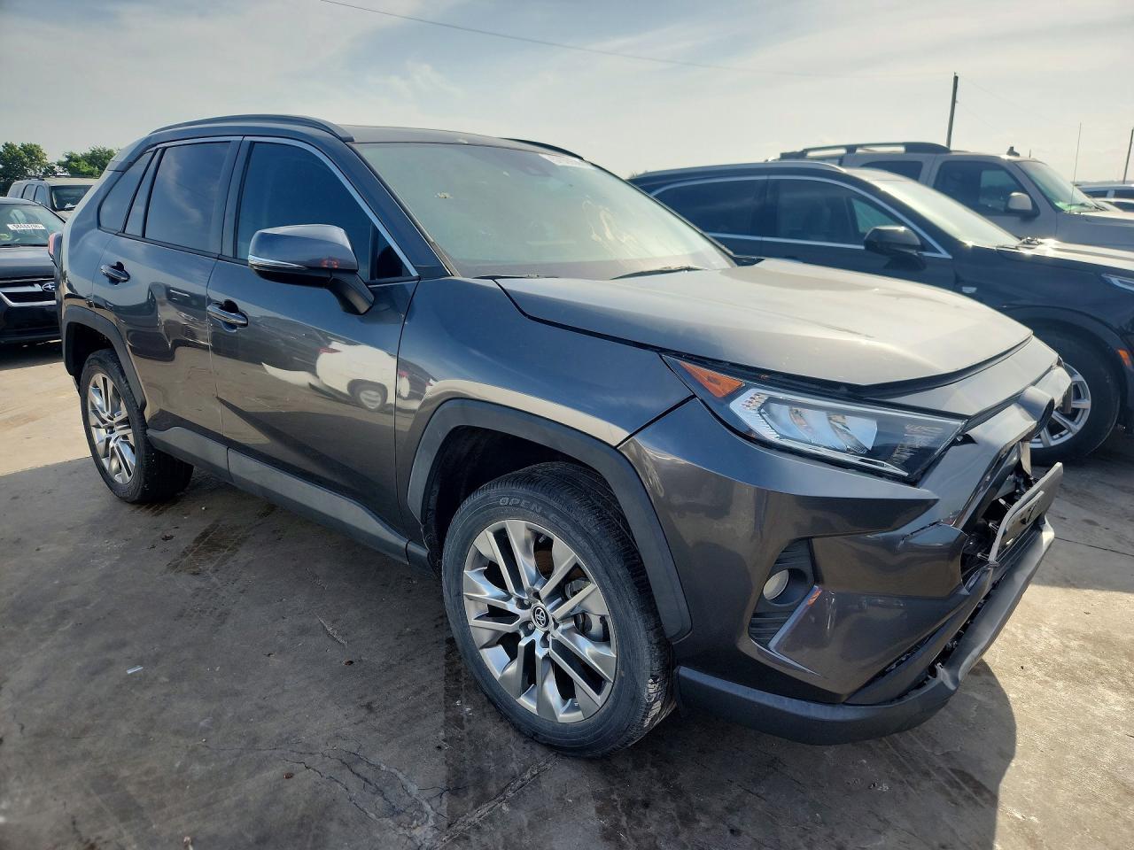 2021 Toyota Rav4 Xle Premium - Image 4