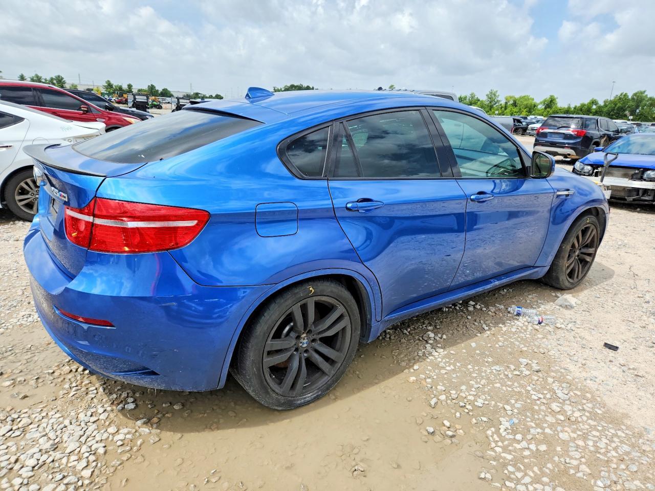 2011 BMW X6 M - Фото 3