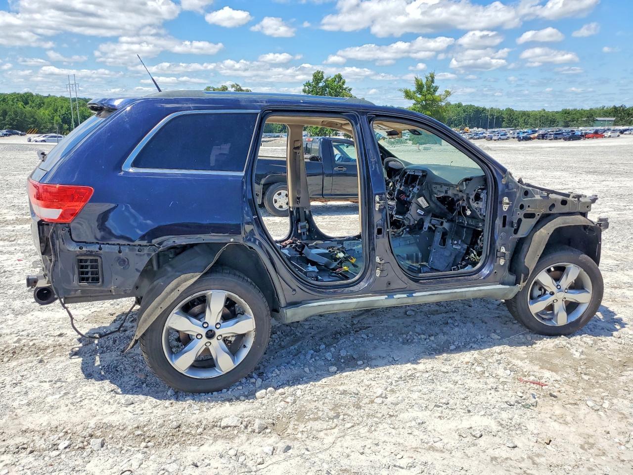 2011 Jeep Grand Cherokee - Image 3