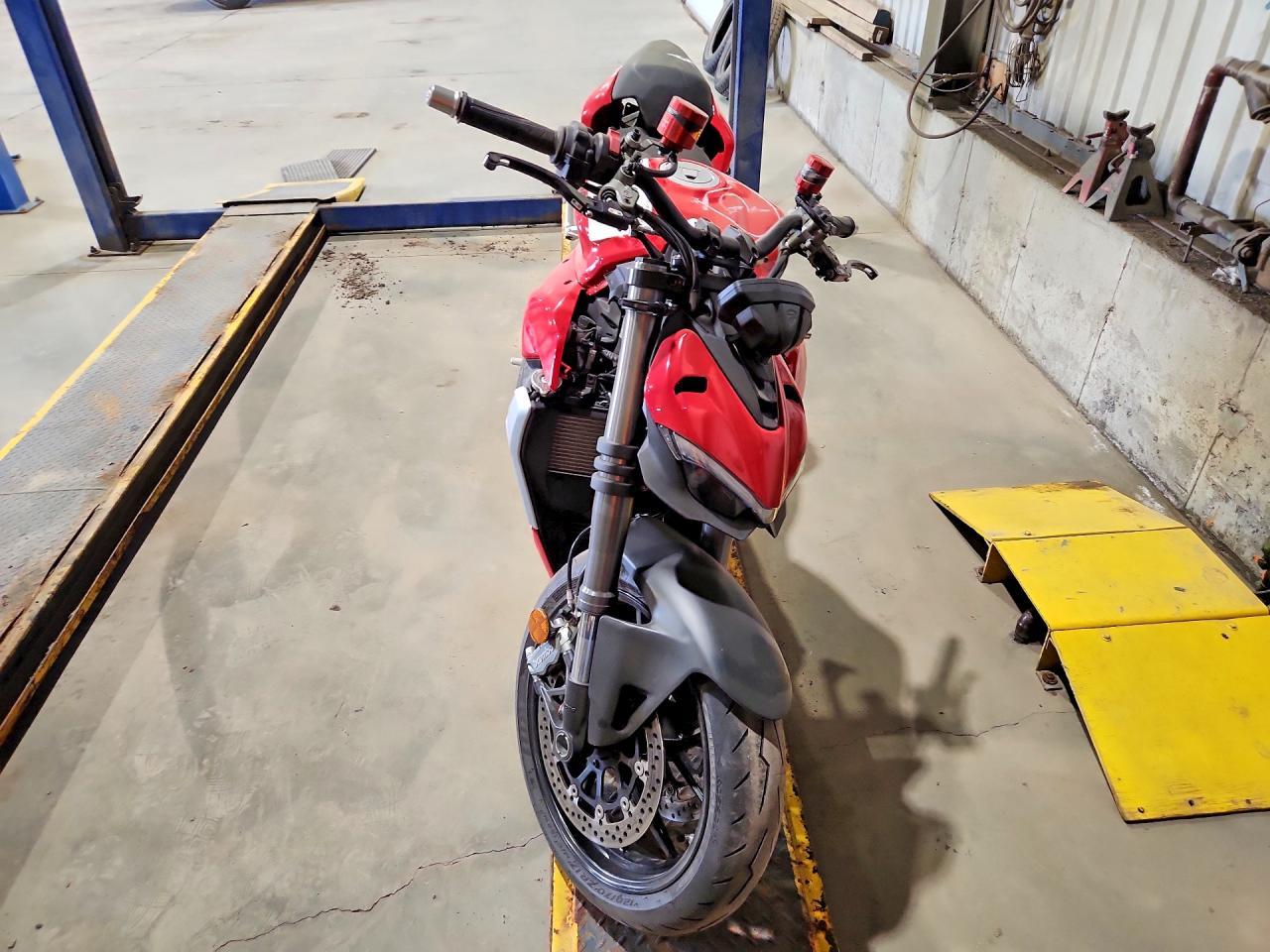 2022 Ducati Streetfighter V2 - Фото 5