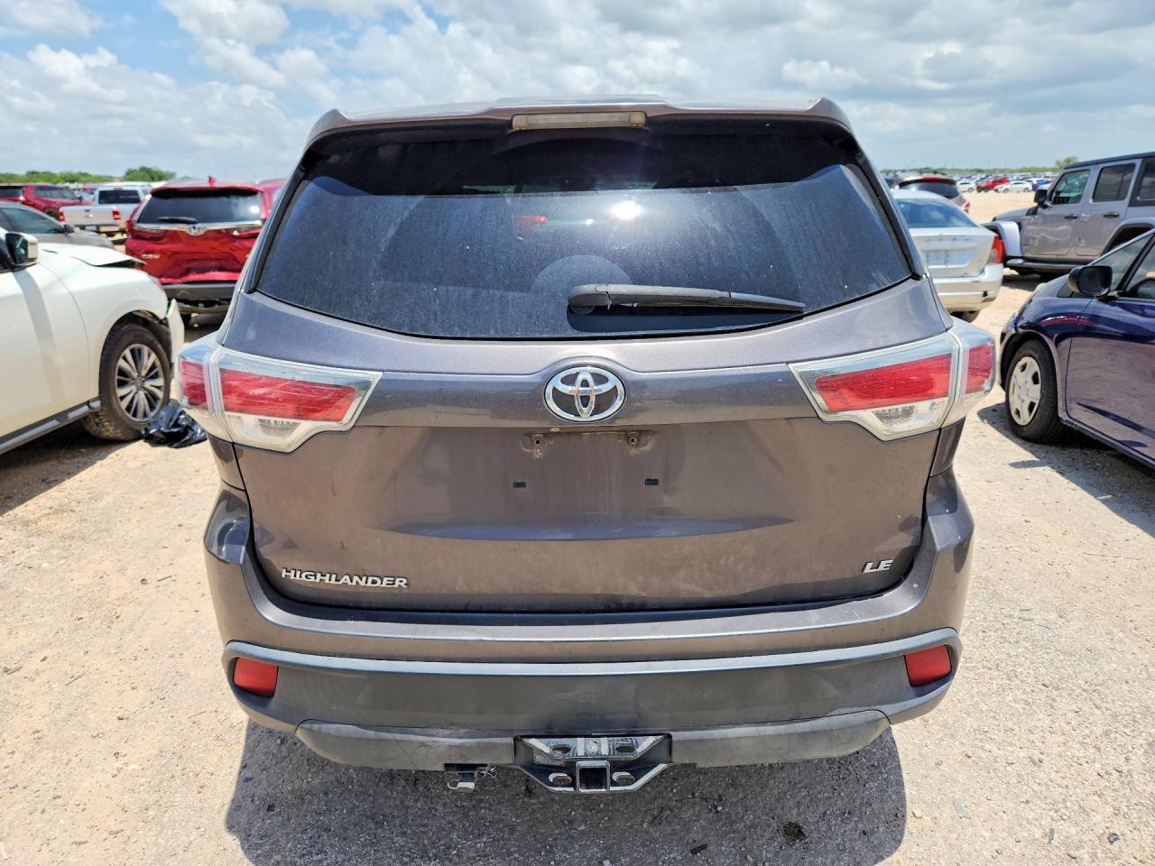 2015 Toyota Highlander Le - Фото 6