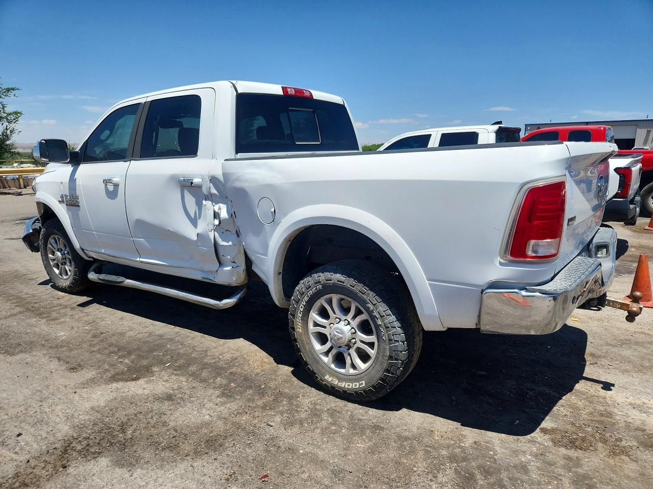 2014 Ram 2500 Laramie - Фото 2