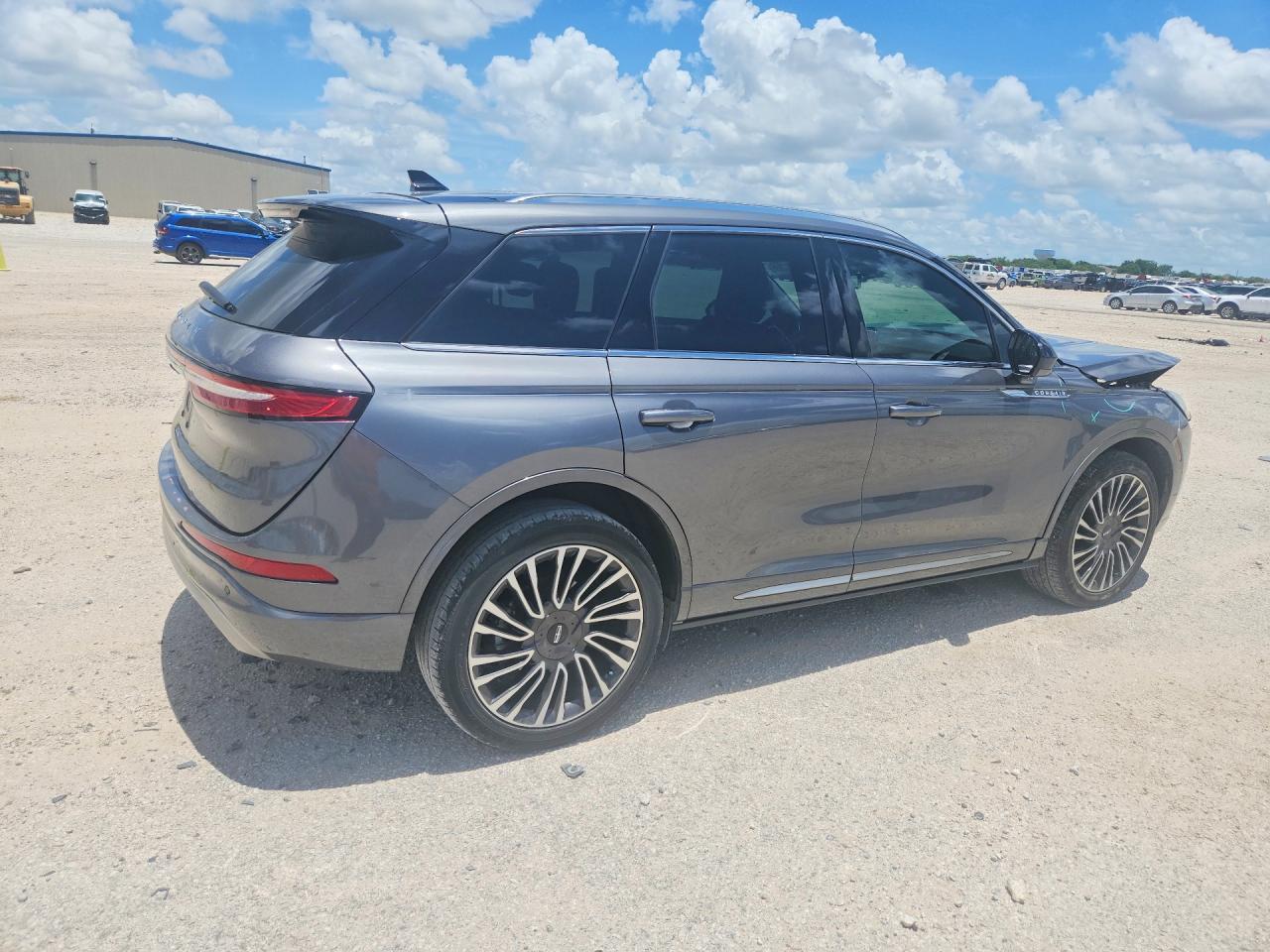 2021 Lincoln Corsair - Image 3