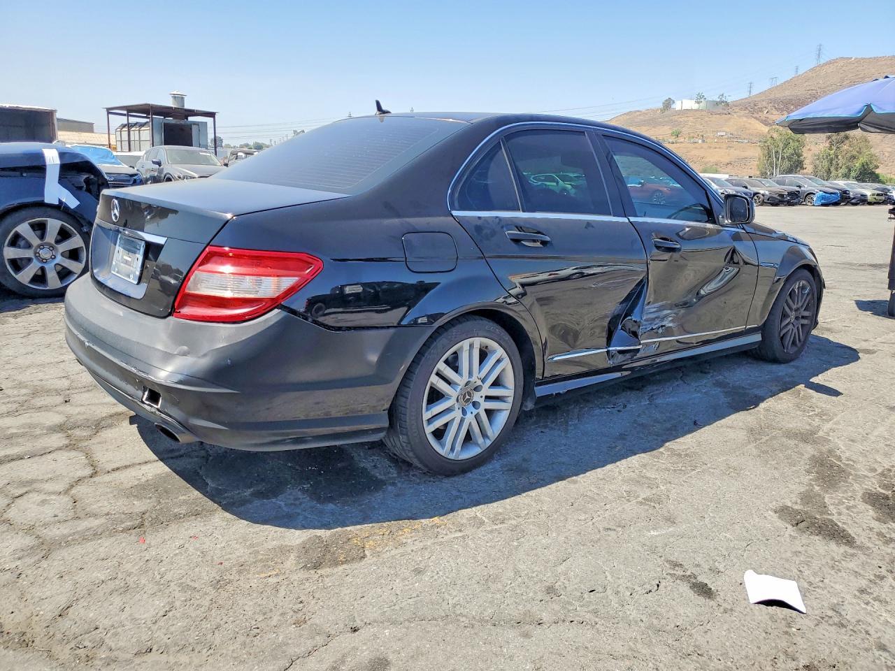 2009 Mercedes-Benz C 300 - Фото 3