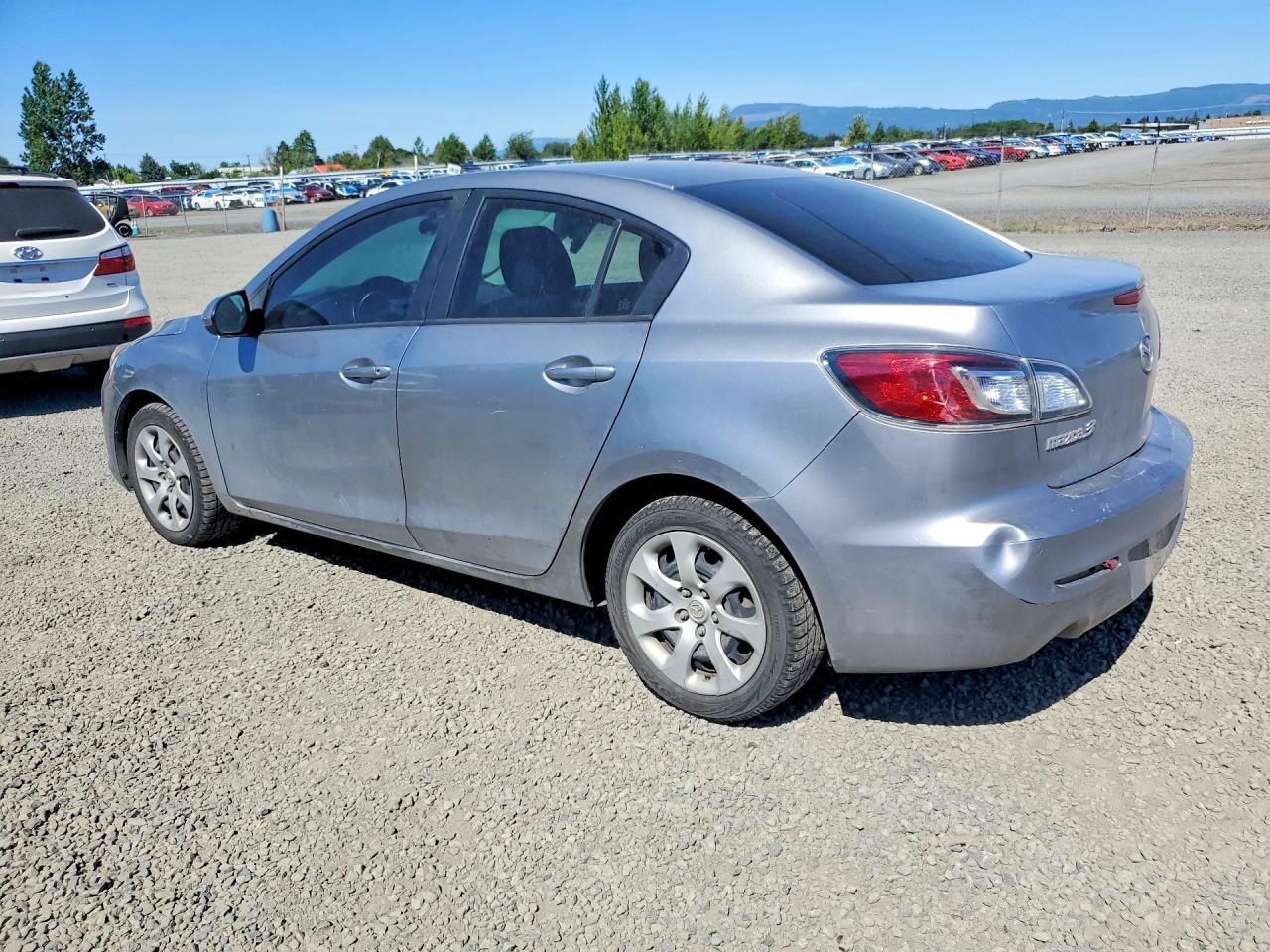 2013 Mazda 3 I - Фото 2