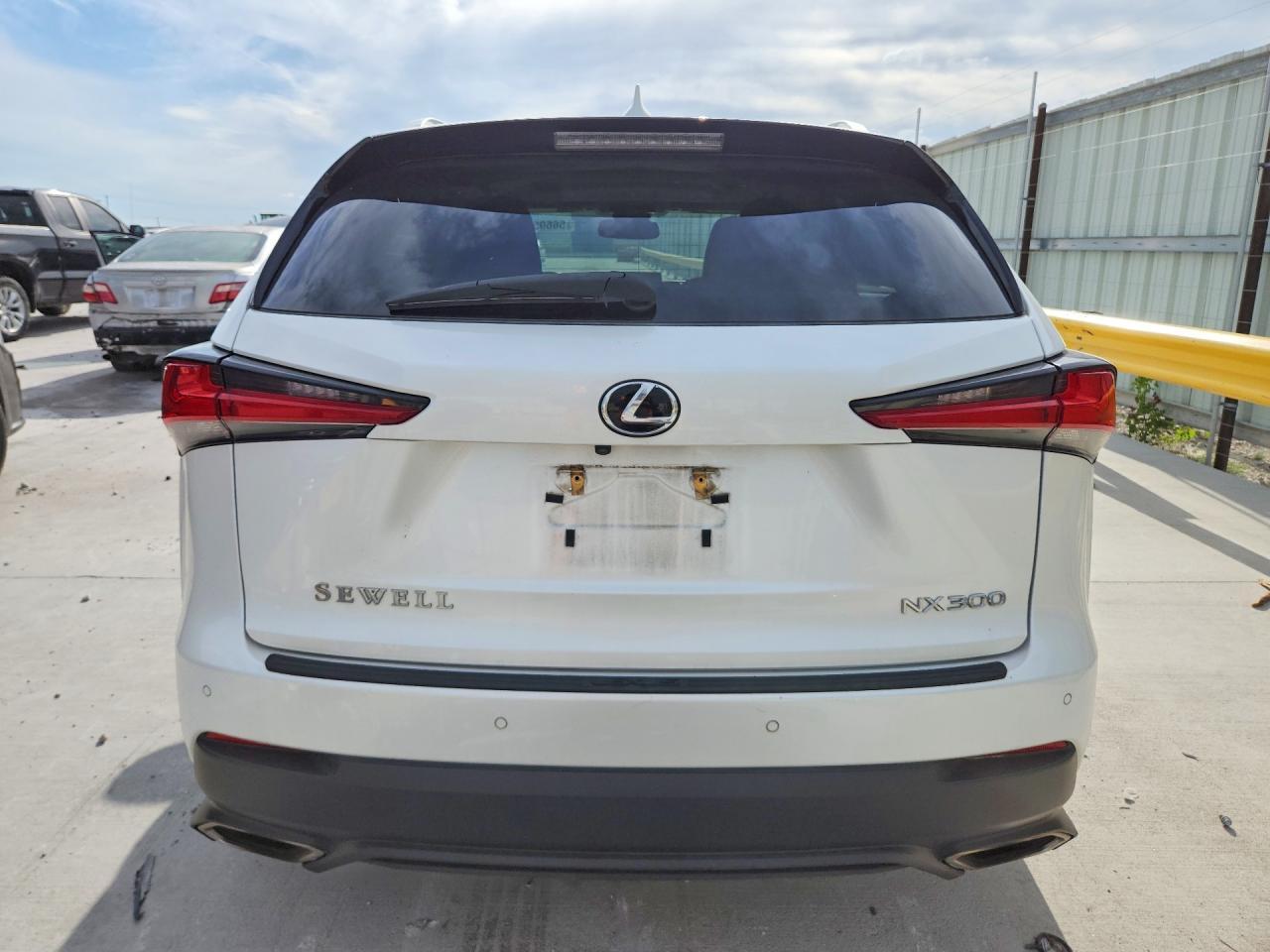2020 Lexus Nx 300 - Image 6