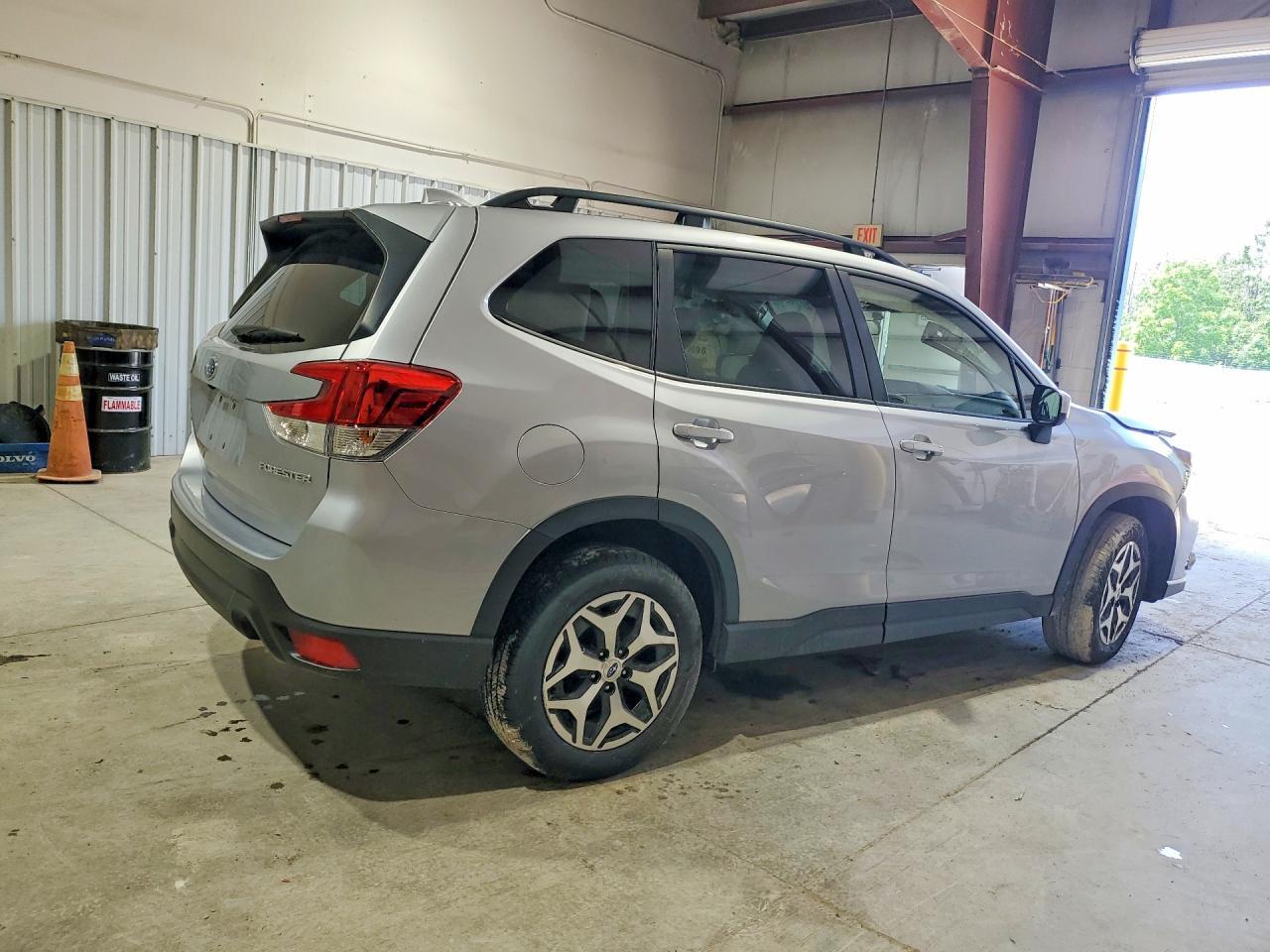 2023 Subaru Forester Premium - Фото 3