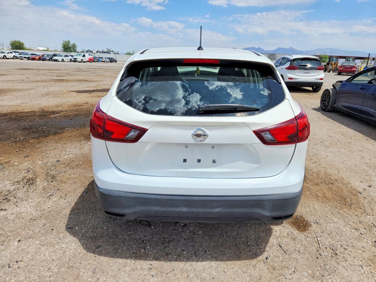 2019 Nissan Rogue Sport S - Фото 6
