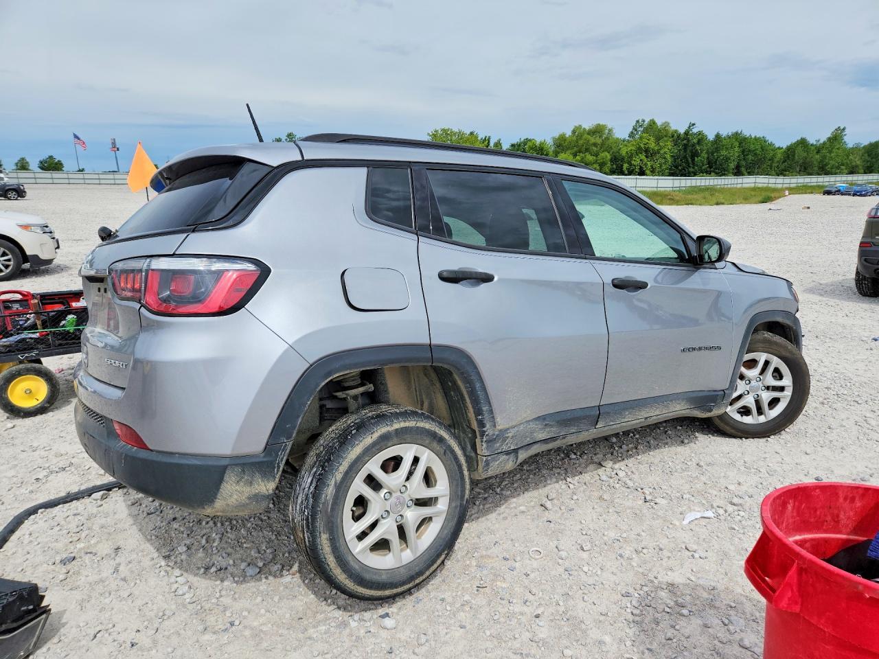 2018 Jeep Compass Sport - Фото 3