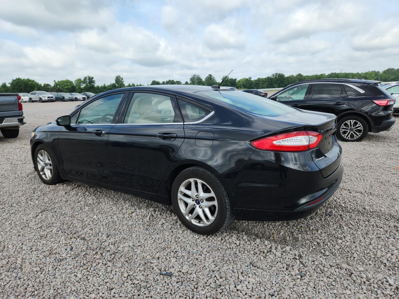 2015 Ford Fusion Se - Image 2