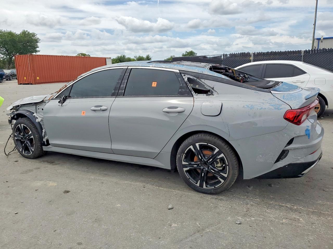 2023 Kia K5 Gt Line - Фото 2