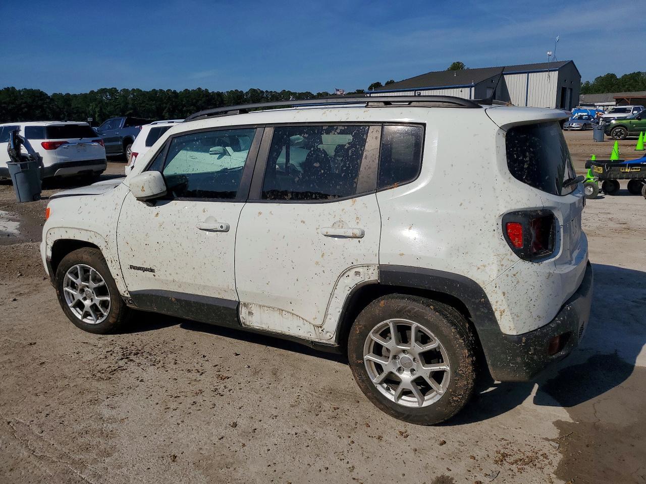2019 Jeep Renegade Latitude - Image 2