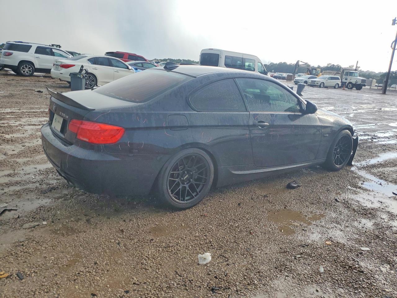 2011 BMW 335 Is - Image 3