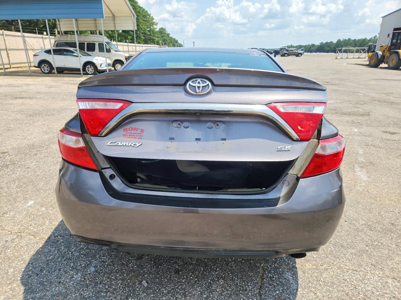 2017 Toyota Camry Se - Image 6