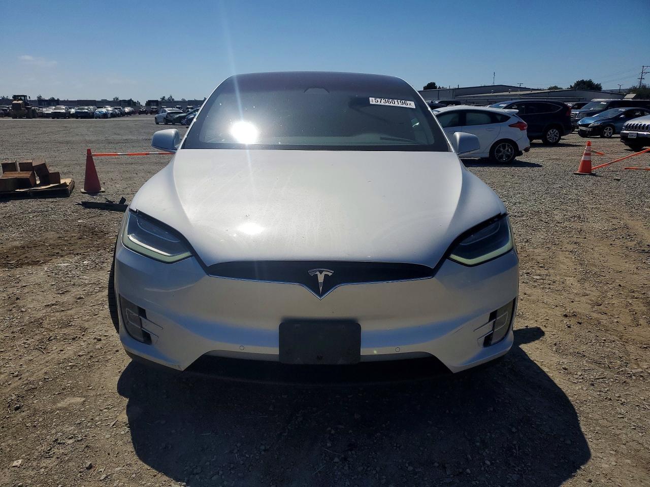 2017 Tesla Model X - Image 5