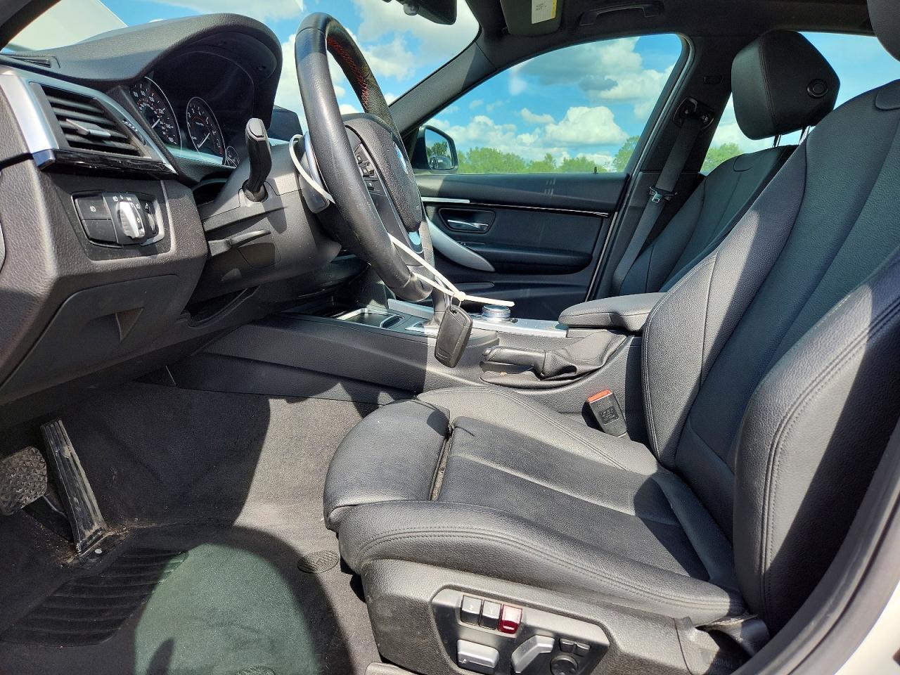 2017 BMW 330 Xi - Image 7