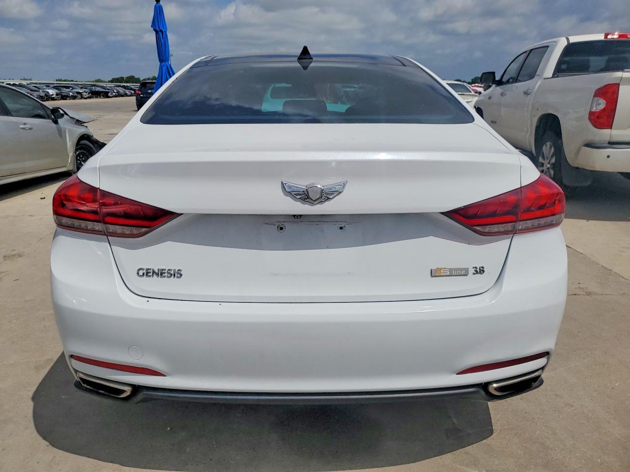 2015 Hyundai Genesis 3.8L - Фото 6