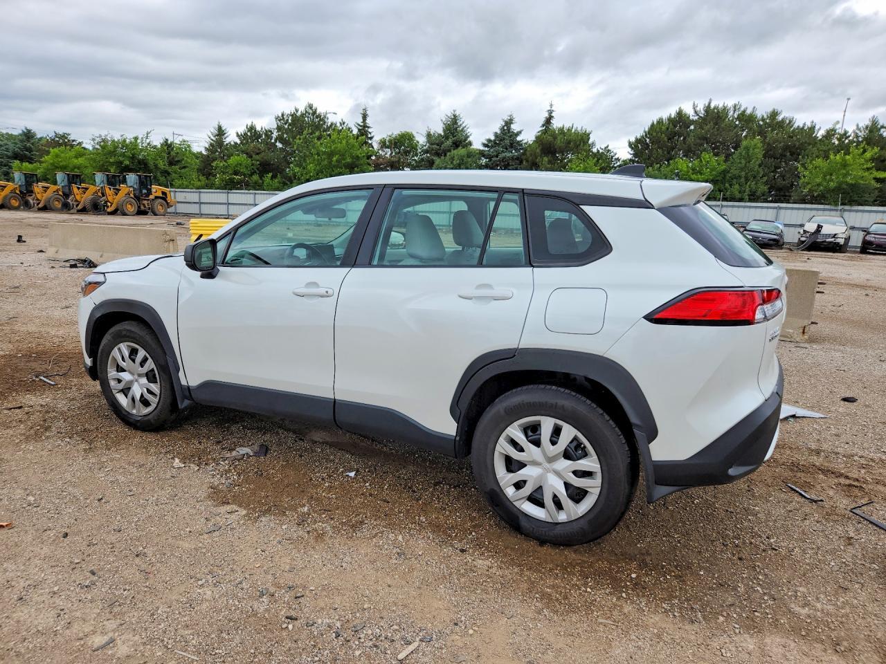 2025 Toyota Corolla Cross L - Image 2