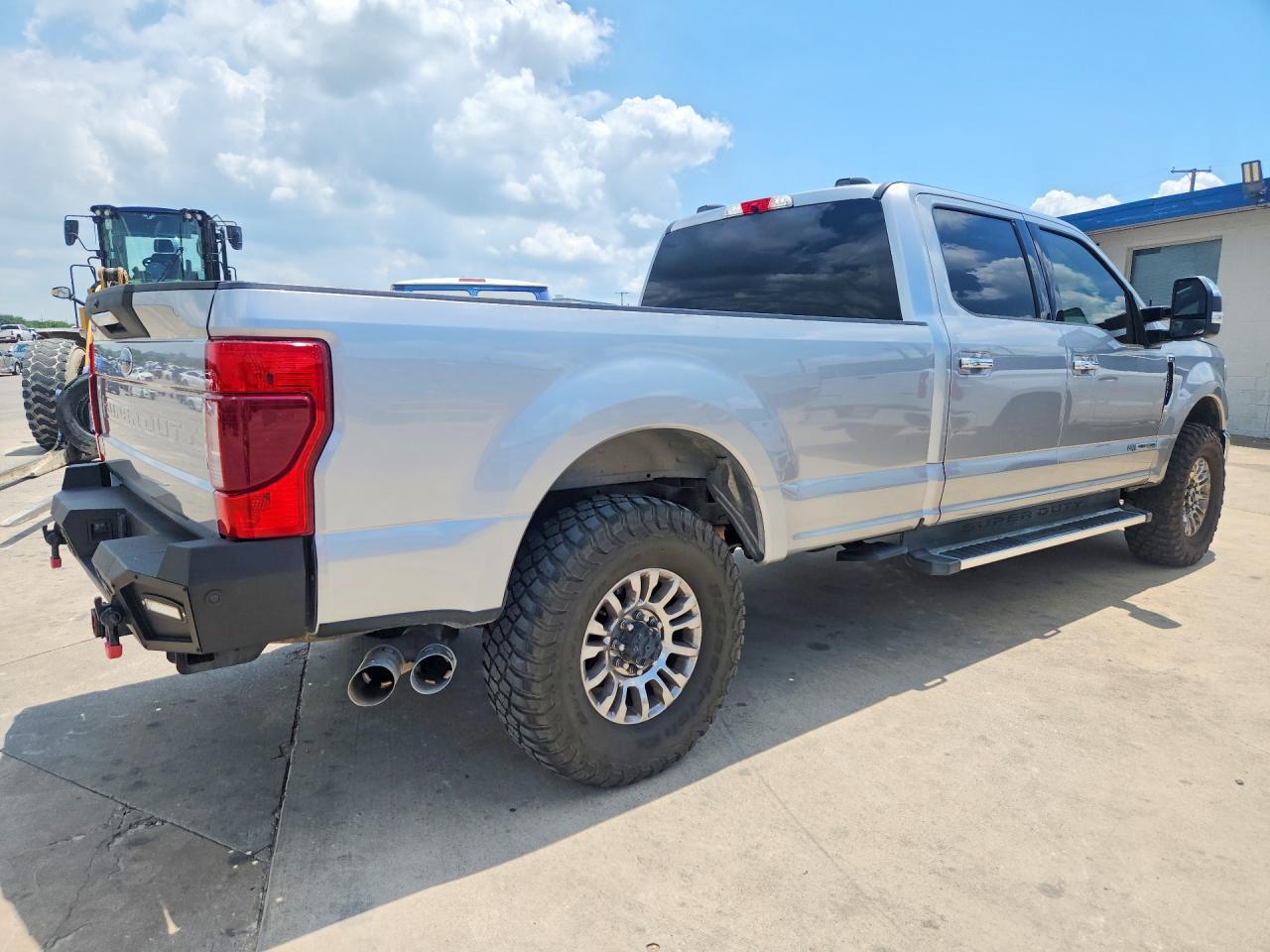 2022 Ford F350 Super Duty - Фото 3