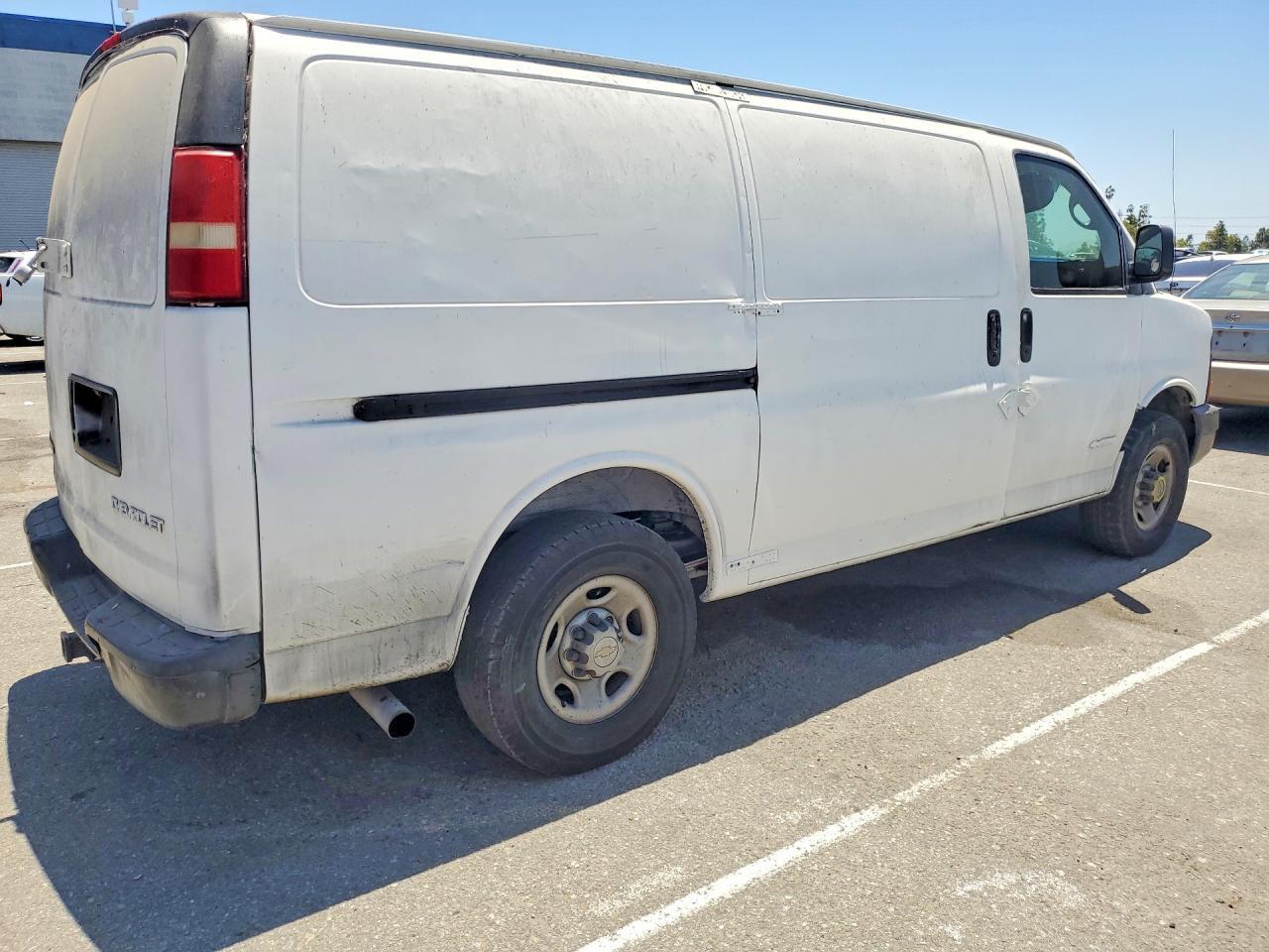 2006 Chevrolet Express 2500 Delivery Van - Фото 3