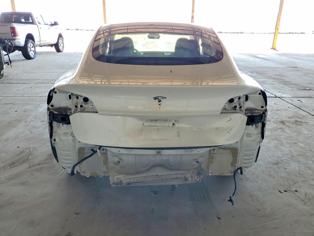 2023 Tesla Model 3 - Image 6