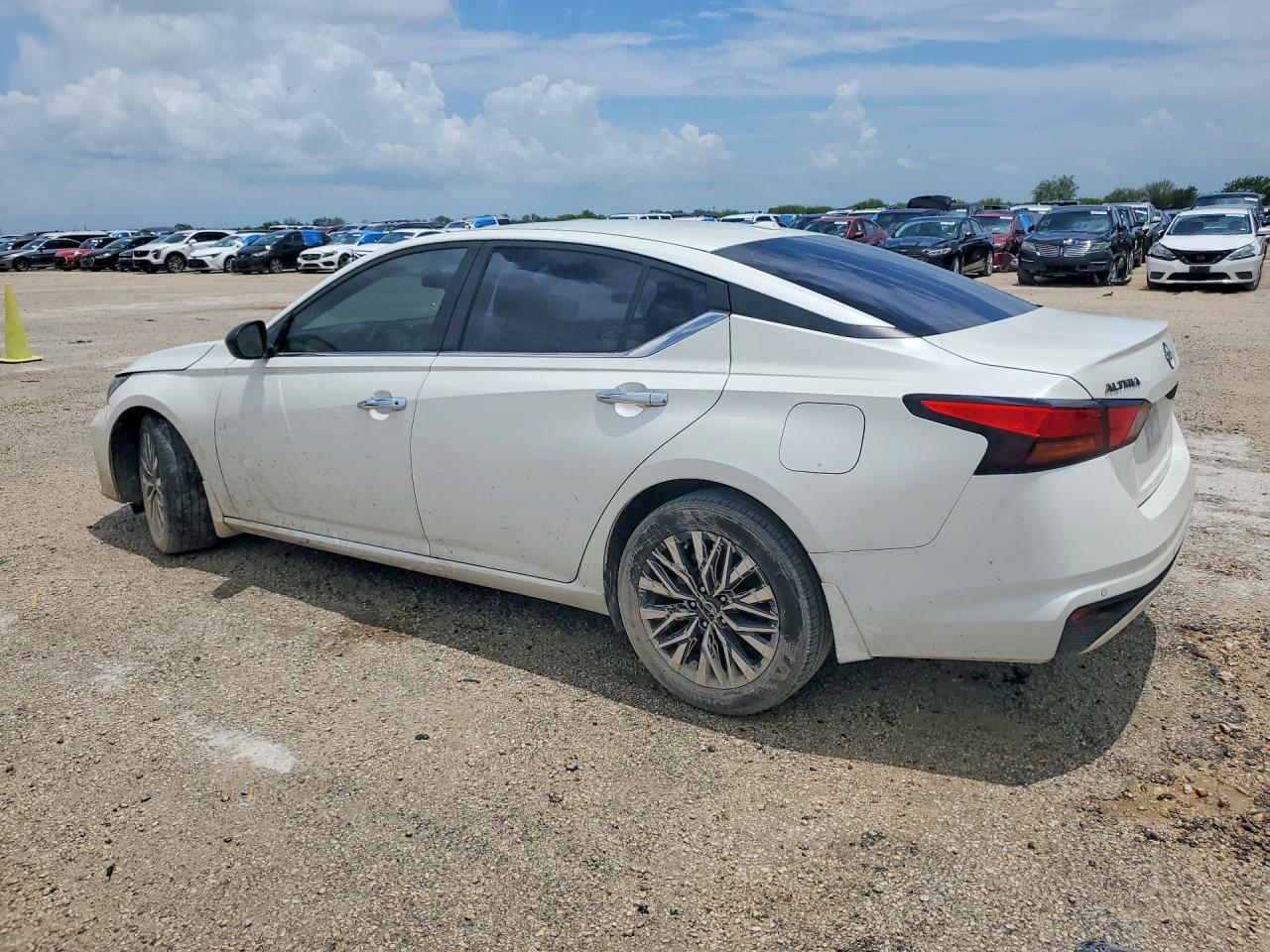 2024 Nissan Altima Sv - Фото 2