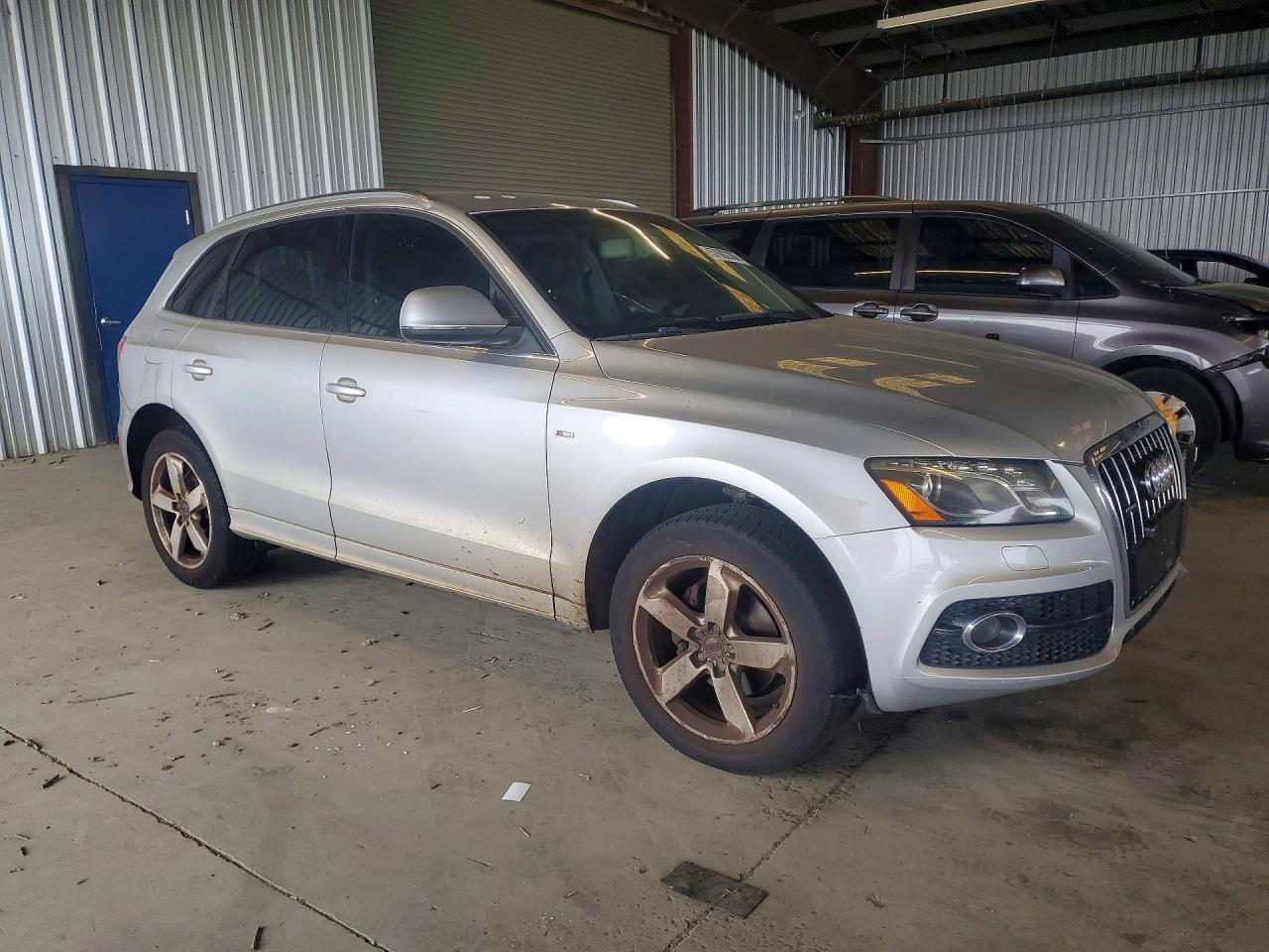 2011 Audi Q5 Premium Plus - Image 4