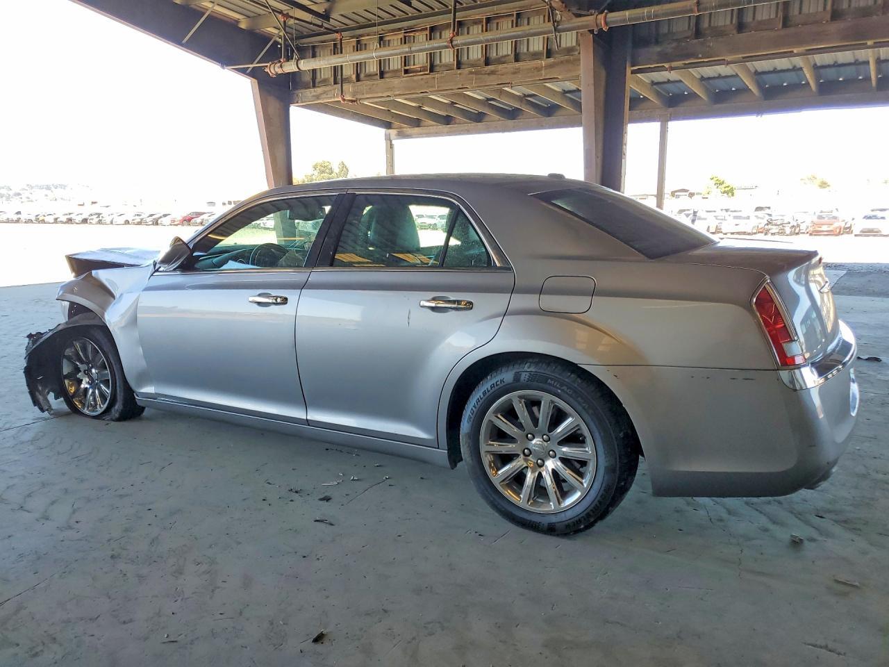 2014 Chrysler 300C - Фото 2