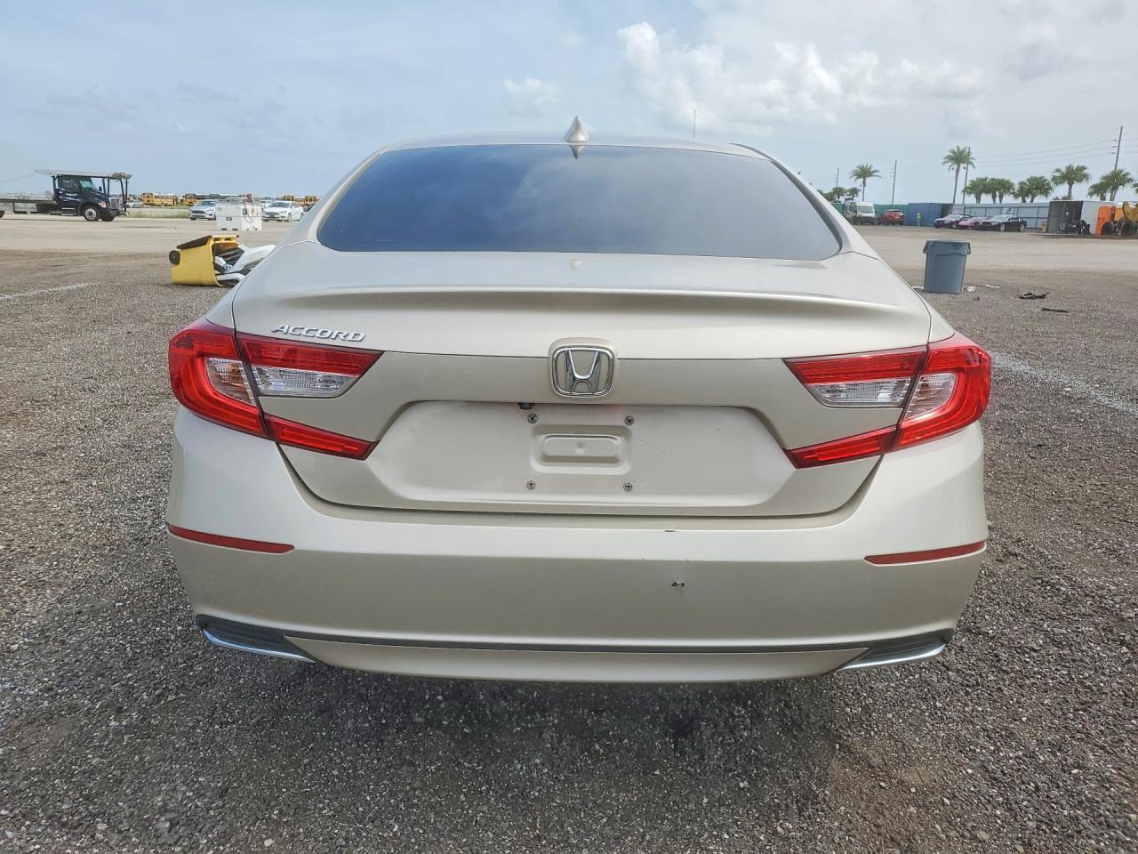 2018 Honda Accord Lx - Image 6
