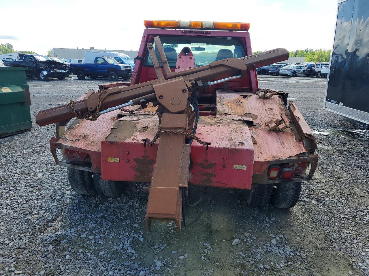 2006 Ford F550 Super Duty - Image 6