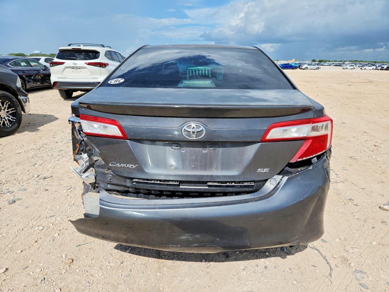 2014 Toyota Camry Se - Image 6