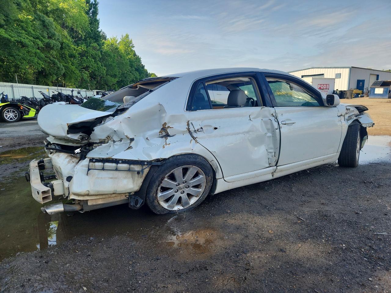 2005 Toyota Avalon Xls - Image 3