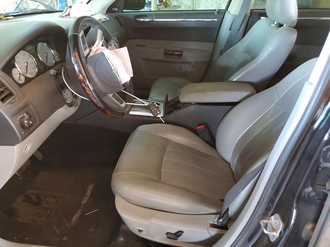 2007 Chrysler 300C - Image 7