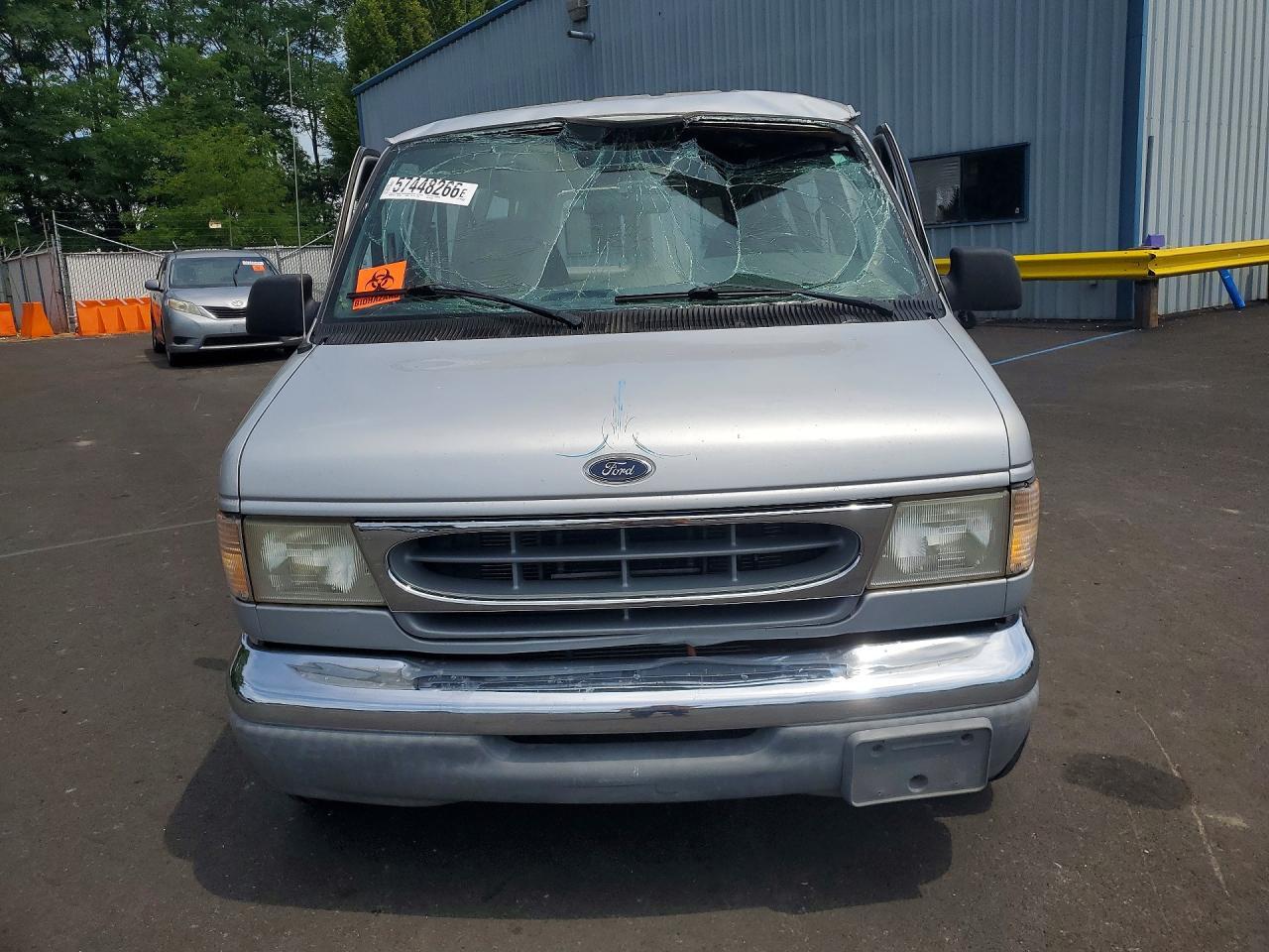 1999 Ford Econoline E150 Wagon - Image 5