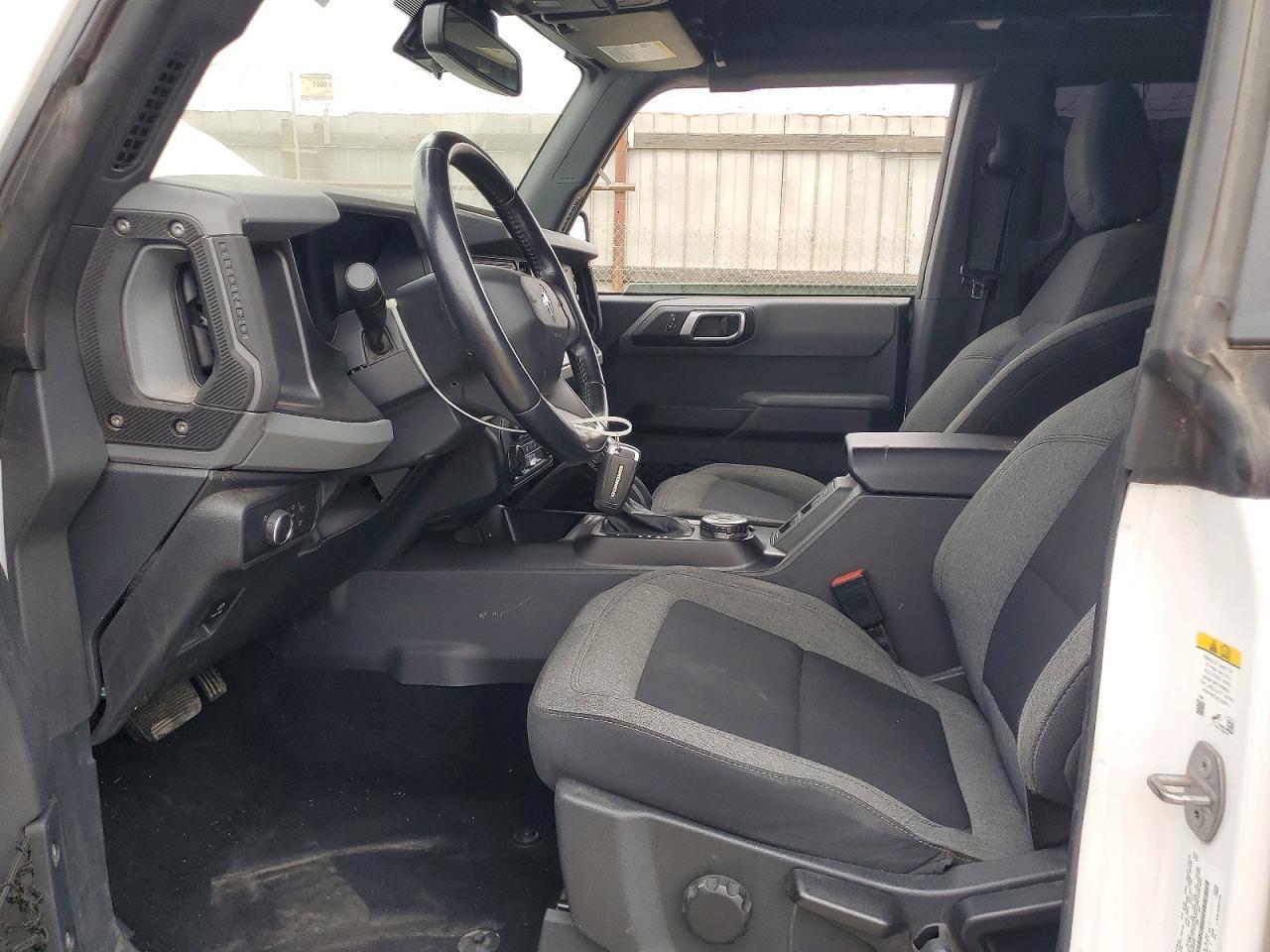 2022 Ford Bronco Base - Image 7