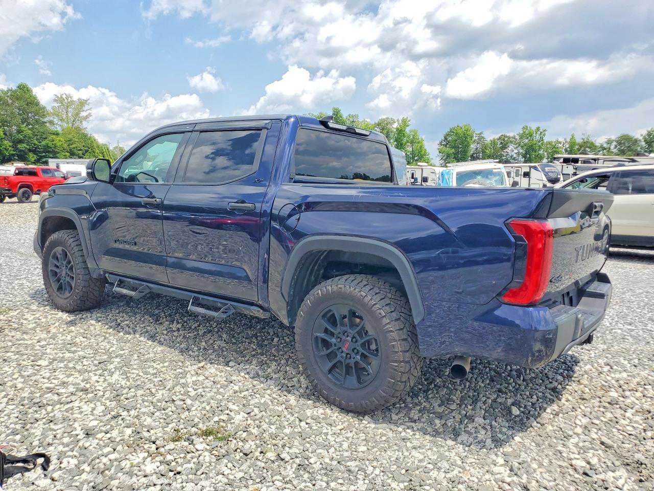 2022 Toyota Tundra Sr5 - Фото 2
