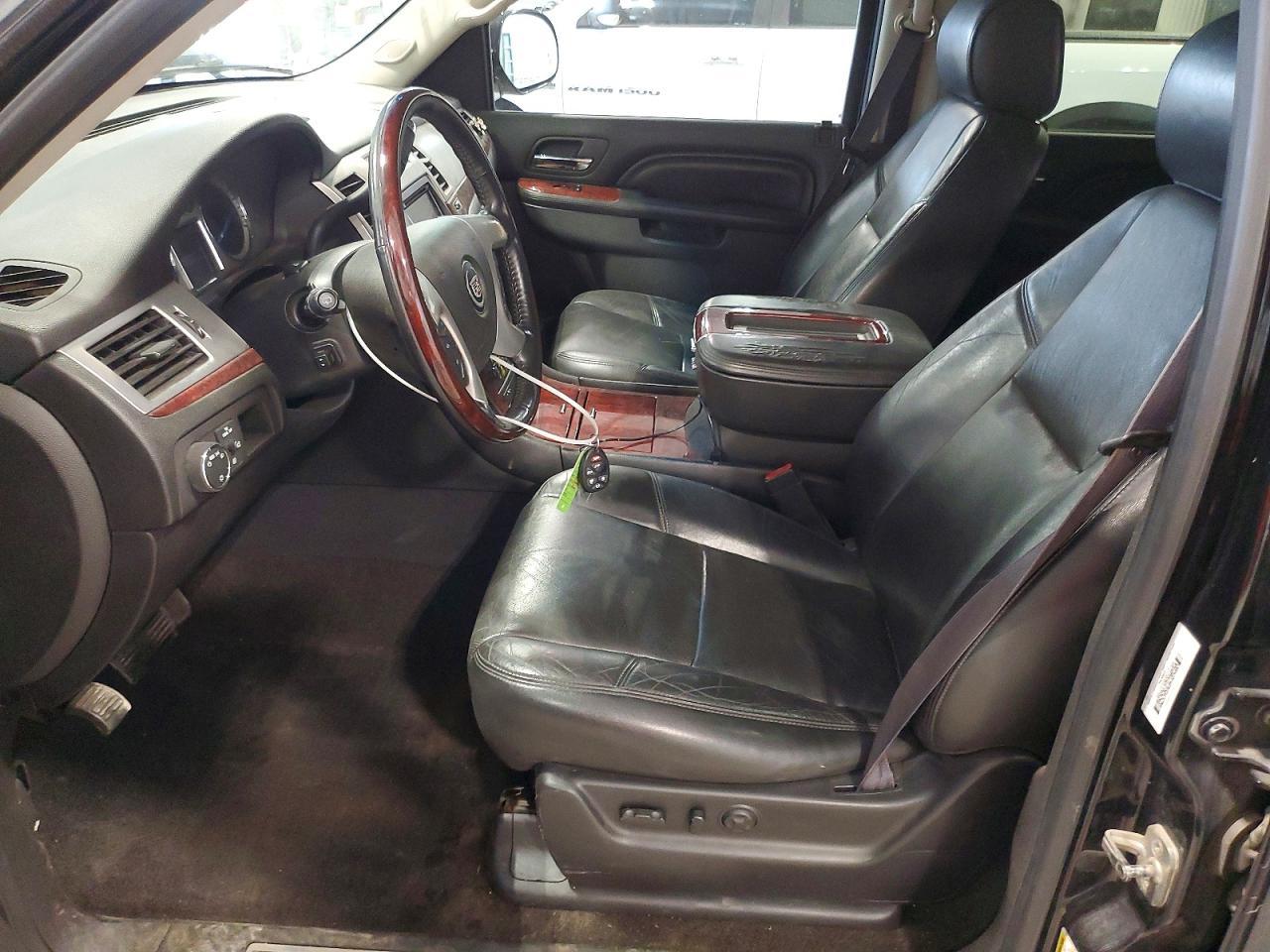 2012 Cadillac Escalade Premium - Image 7