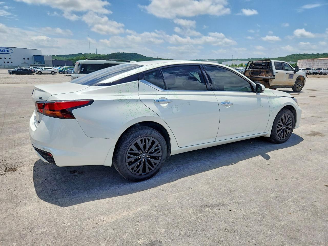 2025 Nissan Altima Sl - Фото 3