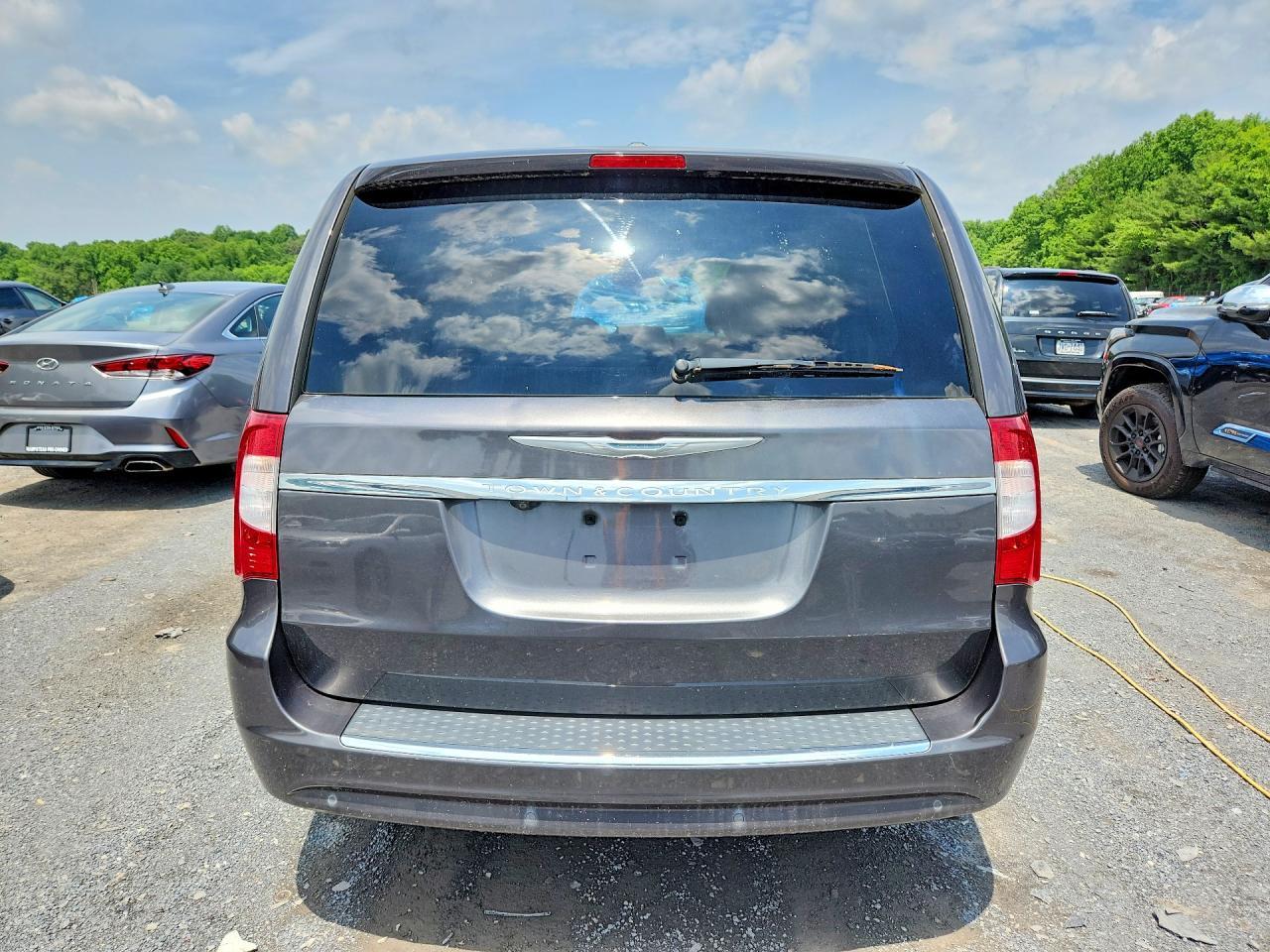 2014 Chrysler Town & Country Touring L - Фото 6