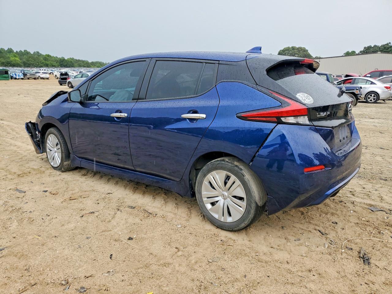2022 Nissan Leaf S - Фото 2