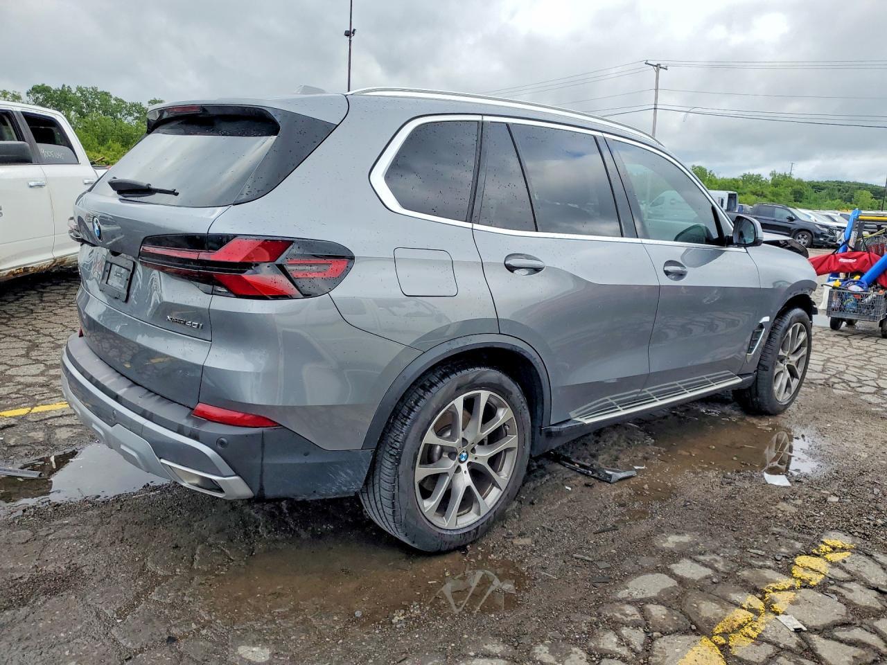 2025 BMW X5 xDrive40I - Фото 3