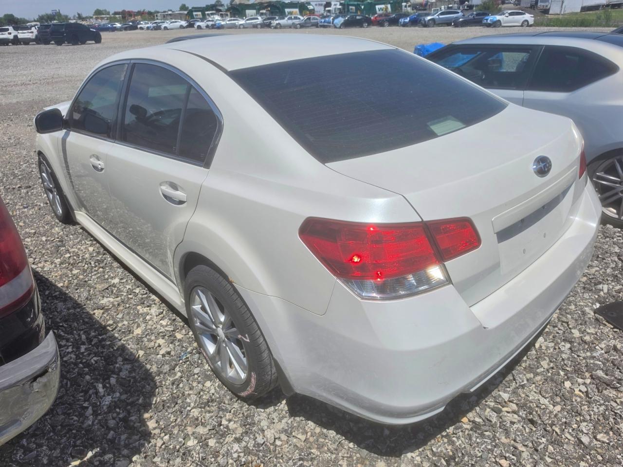 2013 Subaru Legacy 2.5I Premium - Фото 3