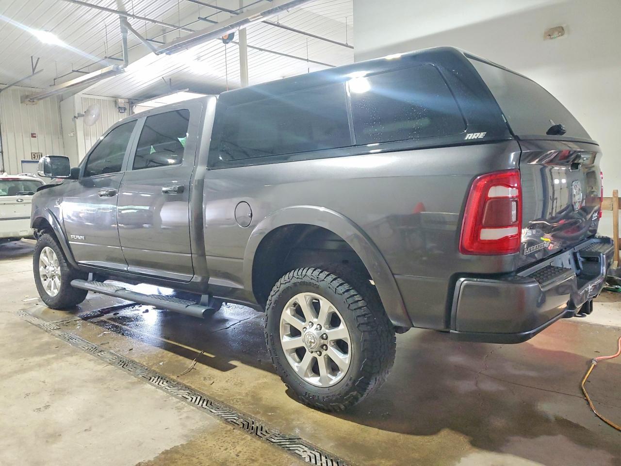 2021 Ram 2500 Laramie - Фото 2