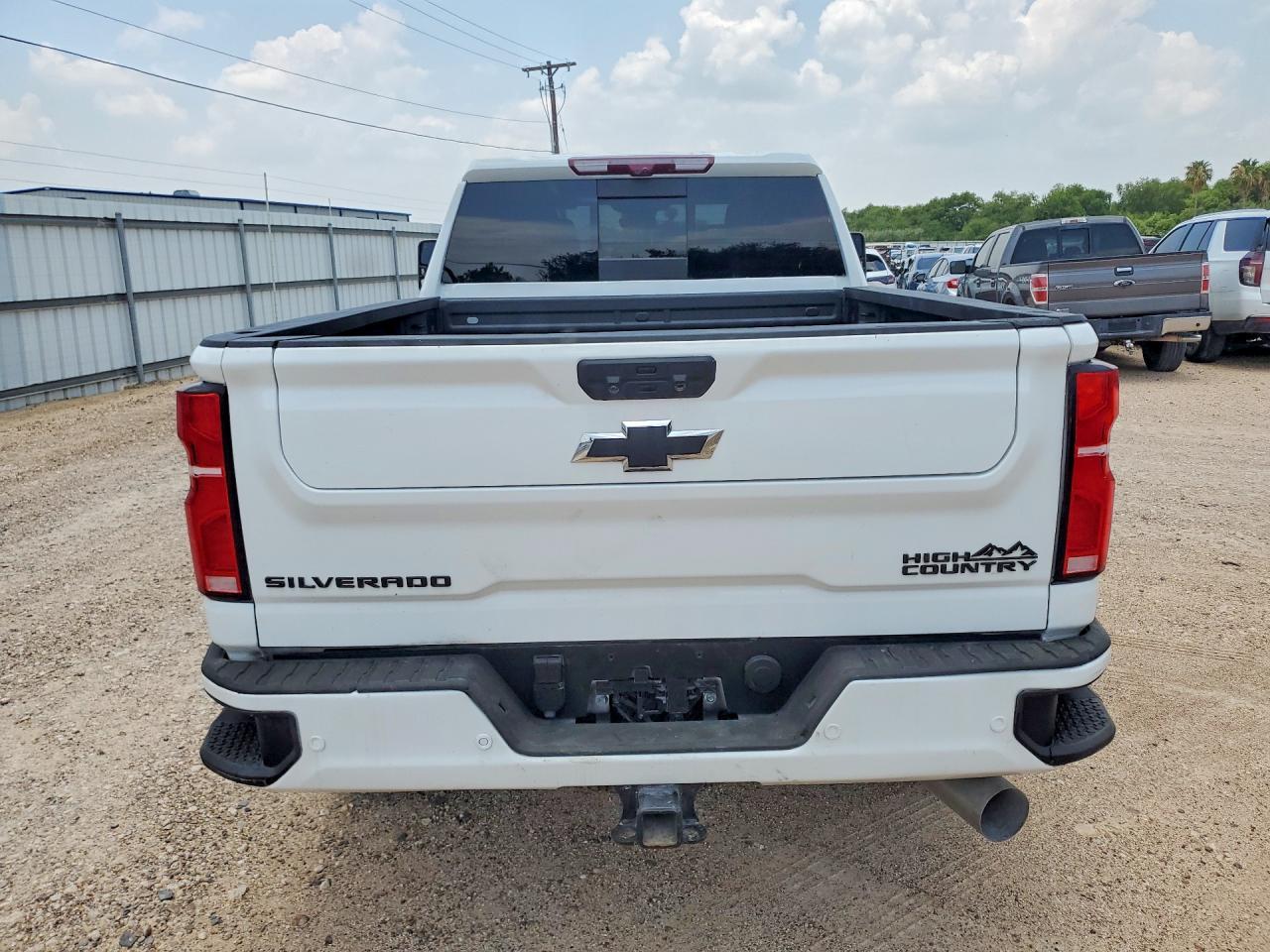 2024 Chevrolet Silverado K3500 High Country - Фото 6