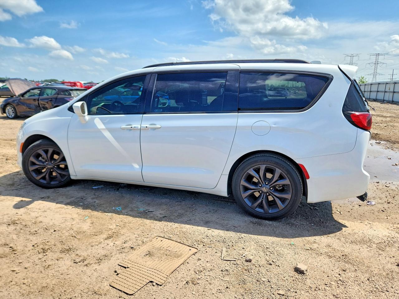 2019 Chrysler Pacifica Touring L Plus - Фото 2