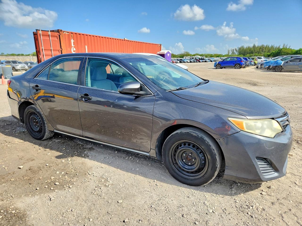 2012 Toyota Camry Le - Фото 4