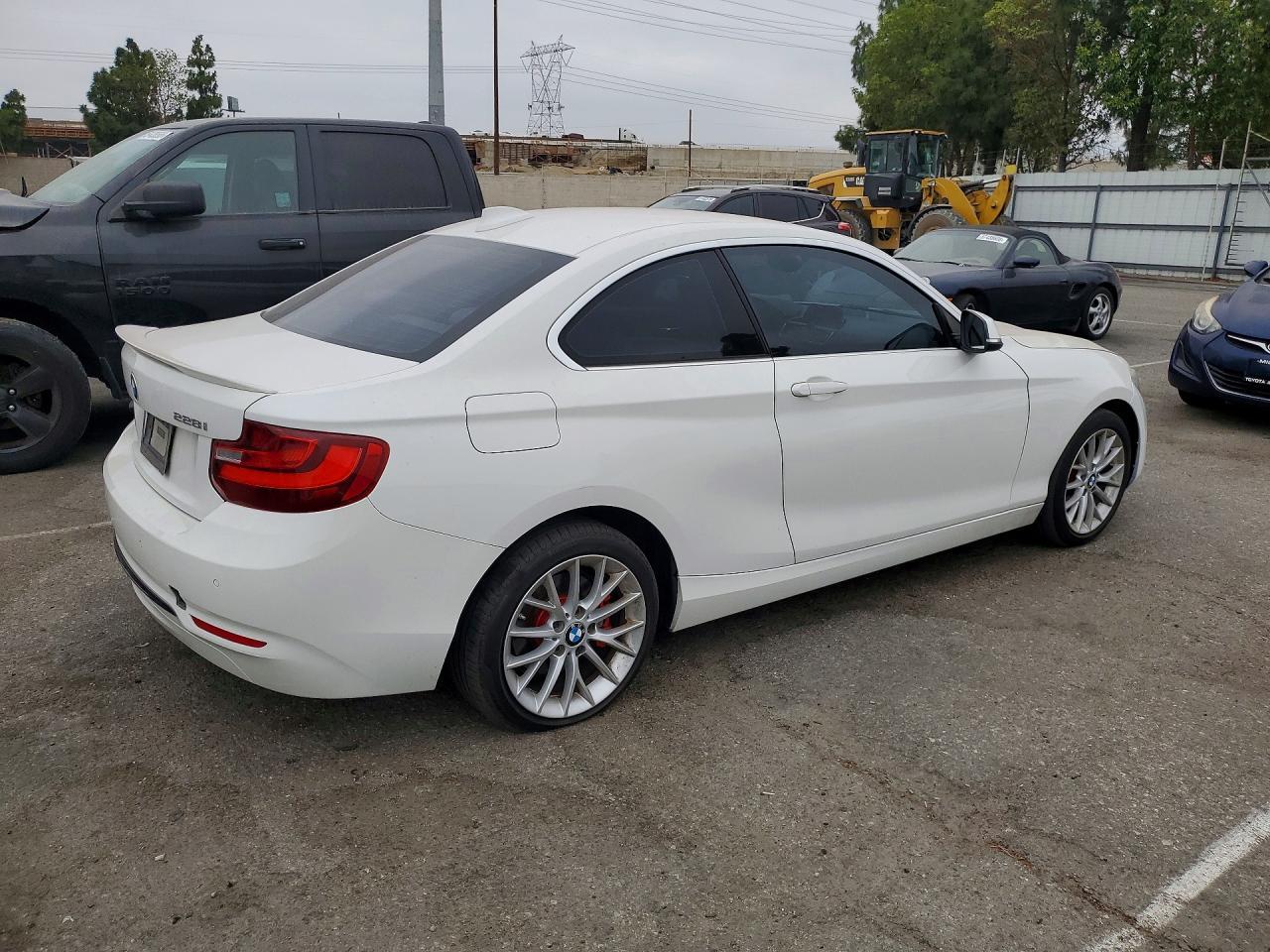 2016 BMW 228 I Sulev - Image 3