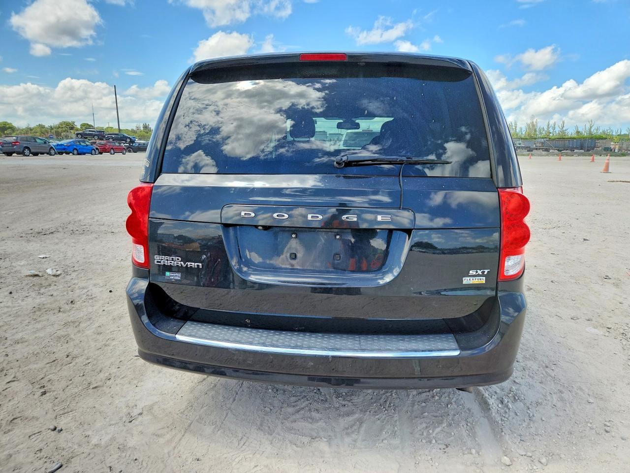 2018 Dodge Grand Caravan Sxt - Image 6