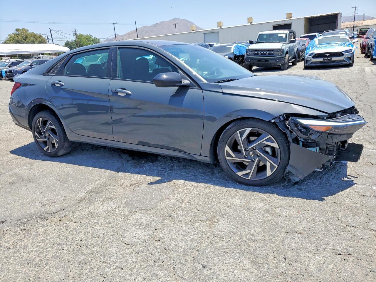 2025 Hyundai Elantra Sel Sport - Фото 4